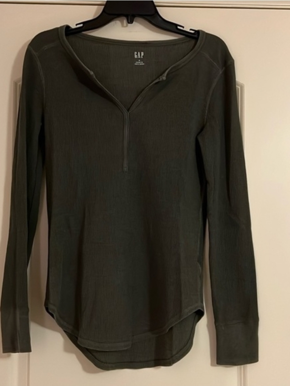 GAP Olive Ribbed Feather Tee